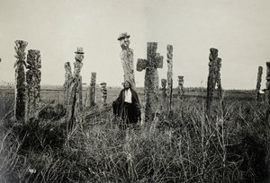 Rezo en el cementerio, Araucano, Chile