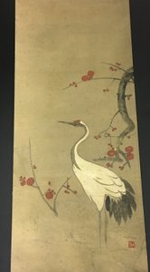 Rama de ciruelo rojo y una grulla de Ogata Kenzan
