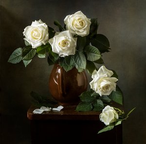 Elegantes rosas blancas de Olga Aleksandrovna