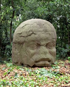 Cabeza colosal 26, Período Preclásico