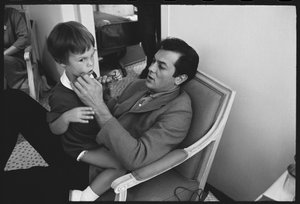 Tony Curtis con su hija Jamie Lee Curtis