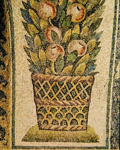 Una canasta de frutas, c.430 d.C. (mosaico) de Paleo Christian