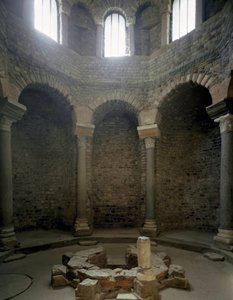 Vista del interior del baptisterio, siglo V de Paleo Christian