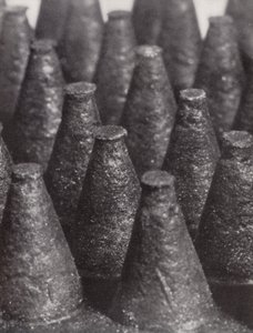 Dientes de un cepillo de goma "salvajabón" (foto b/n) de Paul Henning