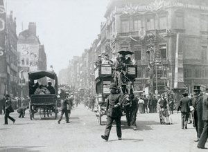 Ludgate Circus, Londres, preparado para el Jubileo de Diamante de la Reina Victoria, 1897 de Paul Martin