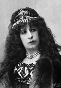 Aimee Tessandier (n.1851-) , actriz y cantante francesa, fotografiada por Paul Nadar entre 1890 y 1905, extraída de la colección Félix Potin, 500 celebridades contemporáneas , Cantantes de ópera y dramáticos Francia de Paul Nadar