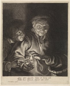 anciana y niño con velas