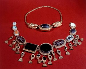 Arte persa: dos collares de oro, período Parto, siglo III d.C. de Persian