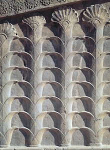Relieve decorativo de la escalera este del Apadana (Sala de Audiencias) período Aqueménida, 550-330 a.C. de Persian School