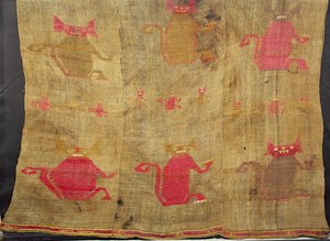 Sudario peruano; algodón y vicuña bordados en lanas de colores, pre-conquista (siglo XV) de Peruvian School