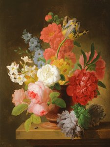 Naturaleza muerta de flores en una urna de mármol
