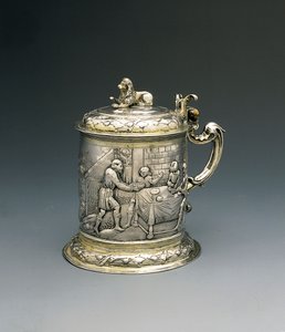 Jarra, el cuerpo repujado y grabado con Jacob luchando con el ángel, y Abraham y Sara dando hospitalidad a la Trinidad, Danzig, c.1690 de Peter III Rohde