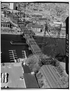 Puente del Río Norwalk, Norwalk, Connecticut (foto en blanco y negro) de Photographer American