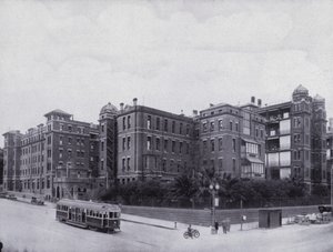 Hospital de Melbourne, desde la intersección de las calles Swanston y Lonsdale