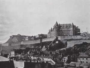 El Chateau y la Ciudadela desde la Ciudad Baja, Quebec de Photographer Canadian