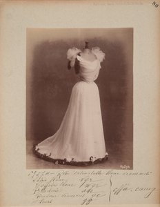 Página del Álbum: Casa de Worth, Vestido de Baile de Photographer French