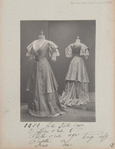 Página de álbum: Casa de Worth, Traje de Photographer French
