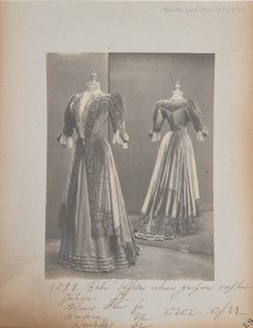 Página de álbum: Casa de Worth, Vestido de Photographer French
