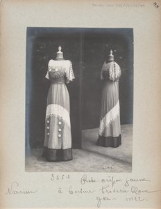 Página de álbum: Casa de Worth, Vestido de Photographer French