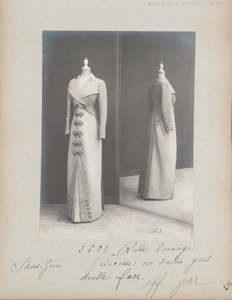 Página del Álbum: Casa de Worth, Vestido de Photographer French