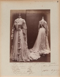 Página del Álbum: Casa de Worth, Vestido de Té de Photographer French
