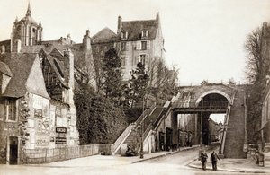 Le Mans, Francia, hacia 1900 (foto en blanco y negro)