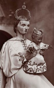 Virgen con el Niño, Pabellón Papal, Exposición Universal de París de Photographer French