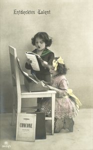 Niños cantando