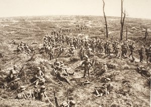 Infantería alemana cruza Chemin des Dames para seguir al enemigo en retirada, 27 de mayo de 1918