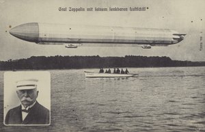 Graf Ferdinand von Zeppelin y uno de sus dirigibles