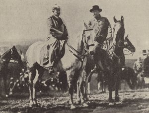 Kaiser Wilhelm II de Alemania y el presidente de EE.UU. Theodore Roosevelt observando al ejército alemán en maniobras de Photographer German