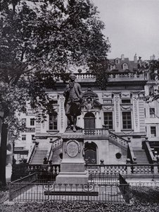 Leipzig: Monumento a Goethe en el Naschmarkt de Photographer German
