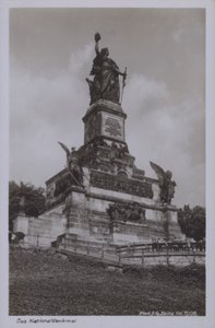 Nationaldenkmal, monumento que conmemora la unificación de Alemania, Rudesheim am Rhein, Hesse (foto en b/n) de Photographer German