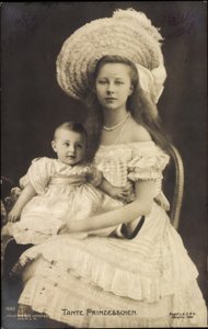 Reina Viktoria Luise como Tía Princesa de Photographer German