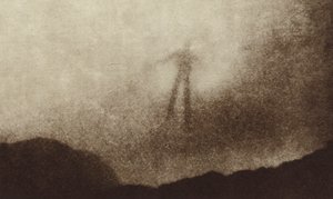 Espectro de Brocken en las montañas Harz de Alemania, fotografiado por primera vez de Photographer German