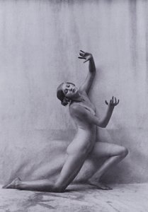 El cuerpo bello, cultura física para mujeres (foto b/n) de Photographer German
