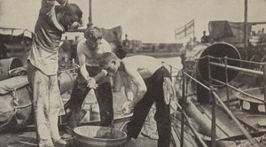 El lavado diario a bordo de un torpedero alemán