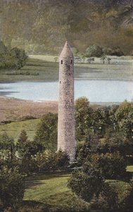 Irlanda: Antigua Torre Redonda, Glendalough, Condado de Wicklow (foto a color) de Photographer Irish