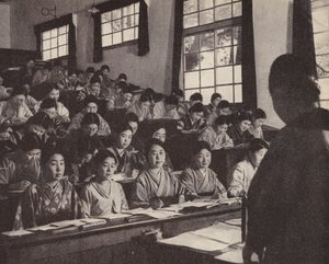 Jóvenes japonesas en su último año en la Universidad de Mujeres, Tokio