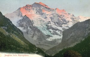Alpenglow, Jungfrau, Suiza (foto en color) de Photographer Swiss