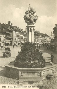 Berna, Suiza, Barenbrunnen Auf Dem Barenplatz (foto en blanco y negro) de Photographer Swiss
