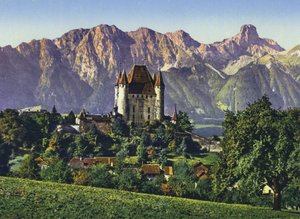 Thun, El castillo y la cadena de Stockhorn (foto) de Photographer Swiss