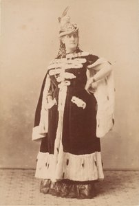 [La Condesa en Capa de Armiño], 1860s de Pierre Louis Pierson