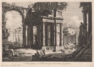 Fragmentos de edificios antiguos y adyacentes