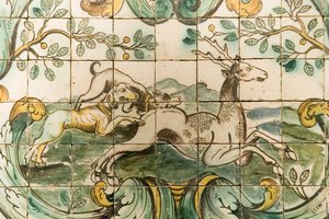 Azulejos de mayólica que representan perros persiguiendo a un ciervo, de La Sala de Caza en el Palacio da Praia, Belém, c.1680 (cerámica)