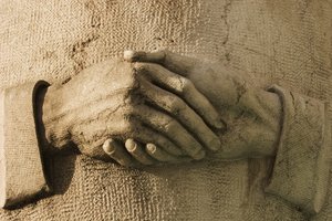 Dándose la mano de Portuguese School