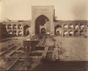 [Puerta principal de MESHED], 1840s-60s de Possibly by Luigi Pesce.