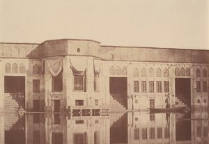 [Residencia de verano Qasr del Shah, Emarat-e xoruji, Teherán, Irán], 1840s-60s de Possibly by Luigi Pesce.