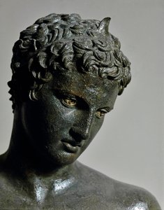 Arte griego: estatua de bronce del 