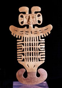 Arte precolombino: colgante antropomorfo. Joya de la cultura Tolima (región de Colombia) en oro moldeado hecha entre los siglos V y X